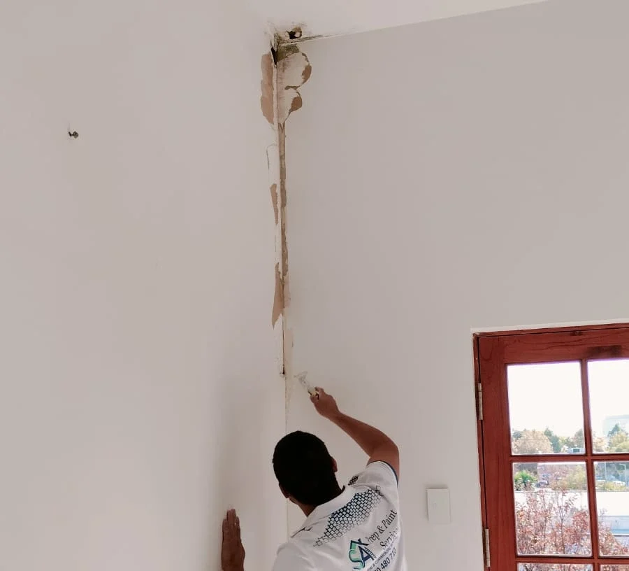 SA Prep and Paint preparing peeling paint surfaces for repainting in Adelaide.